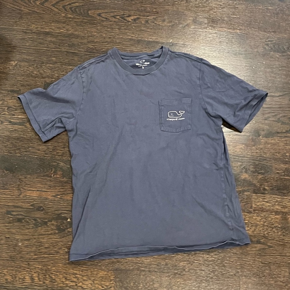 Vineyard Vines Boys Navy Blue T-Shirt with Whale Graphic size 16